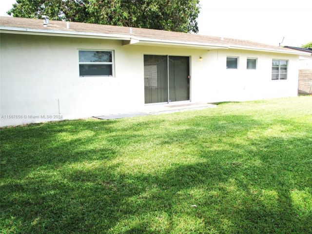 Home for rent at 12320 SW 105 ST - photo 5435651