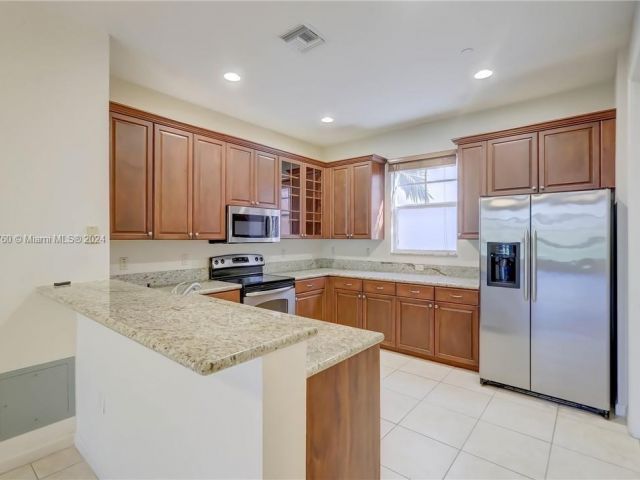 Home for sale at 1033 NE 17th Way 2102 - photo 5436531