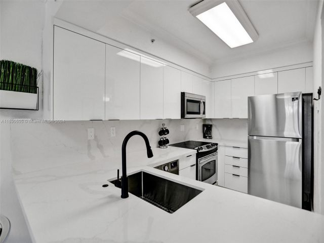 Apartment for rent  Unit #L03 (available June 17) - photo 5439471