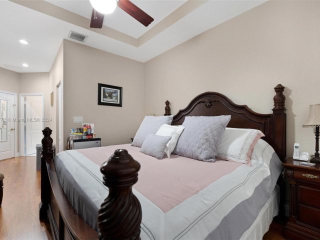 Home for sale at 1128 NE 39th Ave - photo 5448326