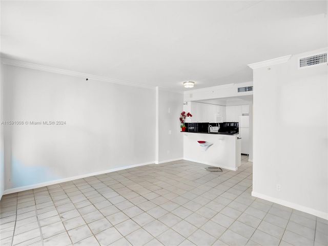 Apartment for sale  Unit #705 - photo 5442016