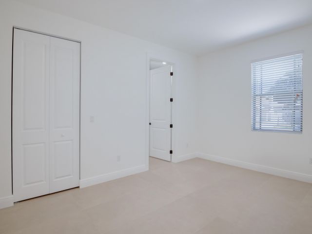 Home for rent at 633 55th Street - photo 5439685