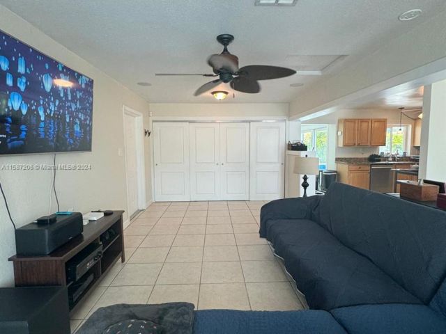 Home for sale at 830 SW 1st Ave - photo 5448550