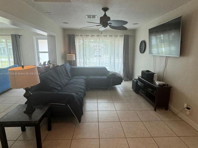 Home for sale at 830 SW 1st Ave - photo 5448552