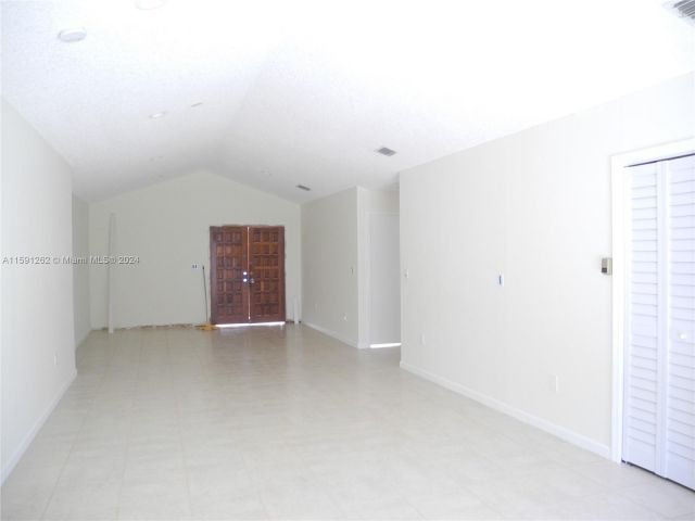 Home for rent at 1660 SW 12th St 0 - photo 5438754