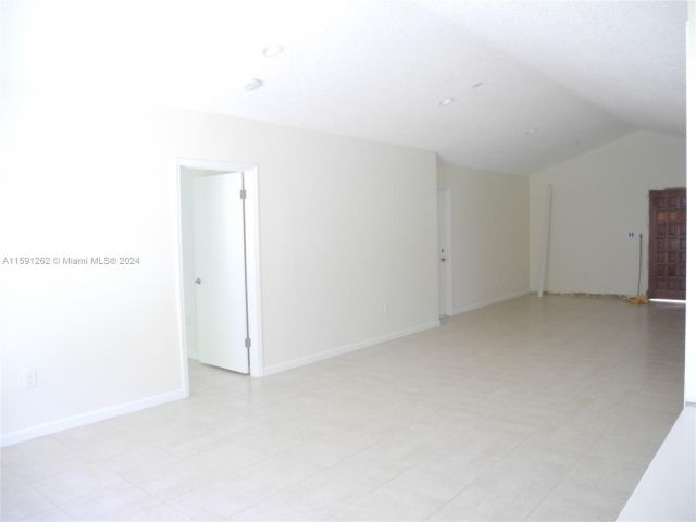 Home for rent at 1660 SW 12th St 0 - photo 5438755