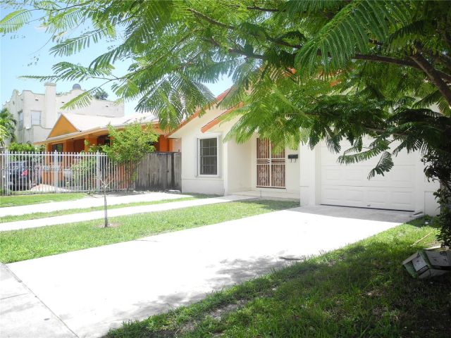 Home for rent at 1660 SW 12th St 0 - photo 5438757