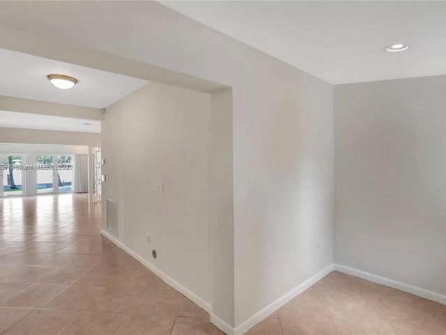 Home for rent at 515 N Shore Dr 0 - photo 5445863