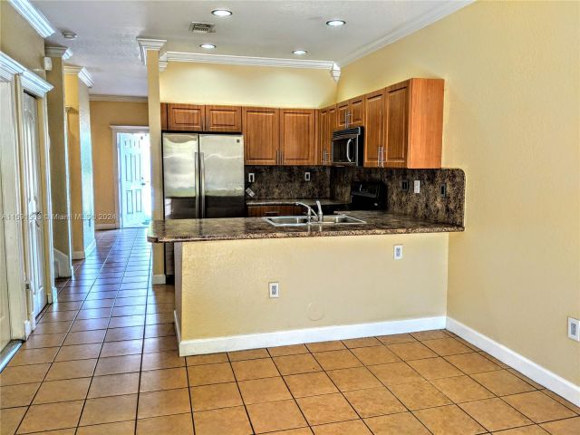 Home for rent at 11262 SW 230th Ter 11262 - photo 5441028