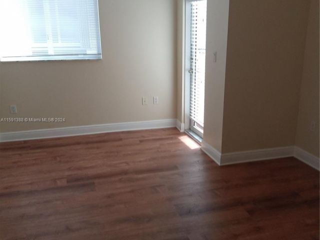 Home for rent at 3364 SW 28th Ter 3364 - photo 5441008