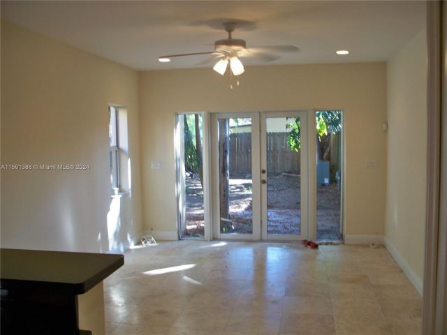 Home for rent at 3364 SW 28th Ter 3364 - photo 5441011