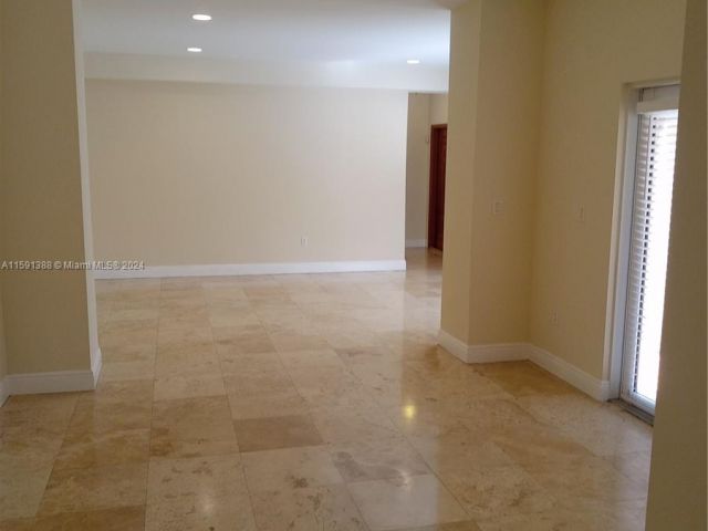 Home for rent at 3364 SW 28th Ter 3364 - photo 5441012