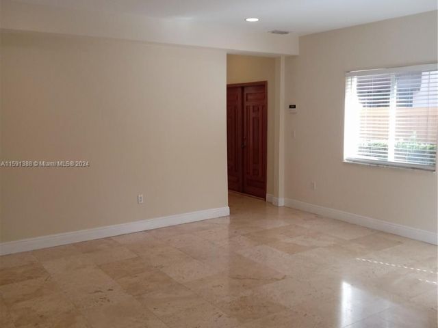 Home for rent at 3364 SW 28th Ter 3364 - photo 5441013