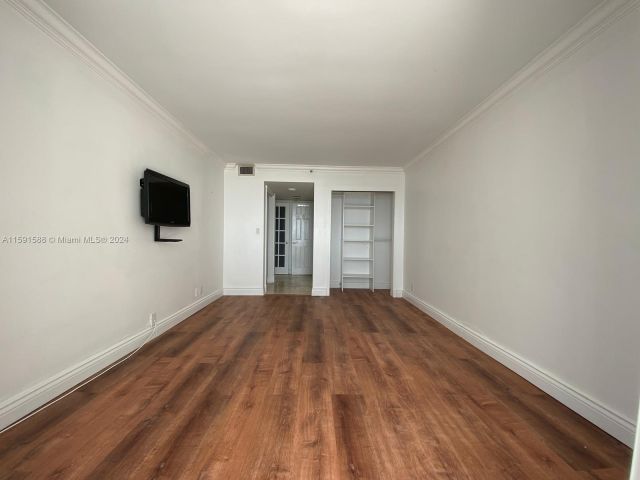 Apartment for rent  Unit #A-3756 - photo 5444820