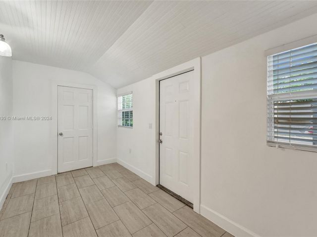 Home for rent at 4718 NW 15th Ave - photo 5441713