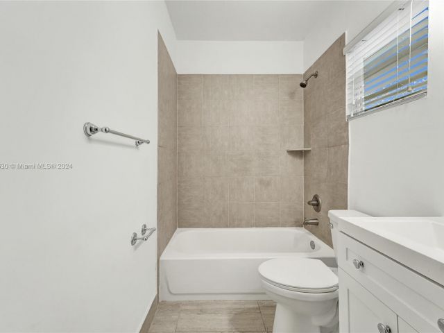 Home for rent at 4718 NW 15th Ave - photo 5441716