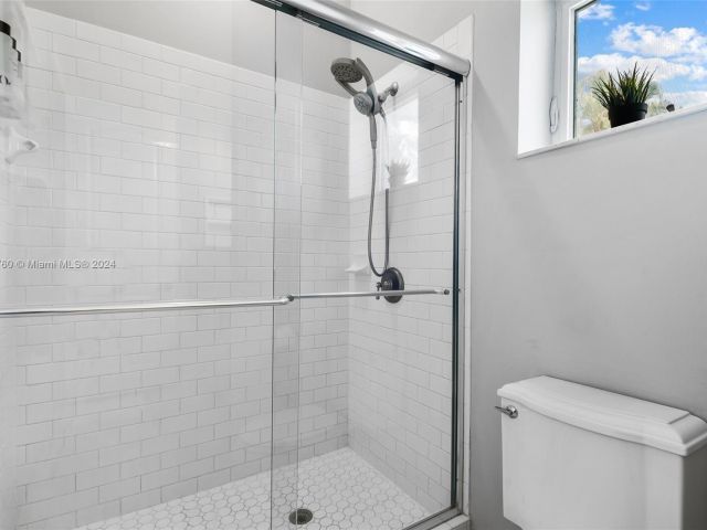 Home for sale at 340 SW 14th Ave 340 - photo 5463676