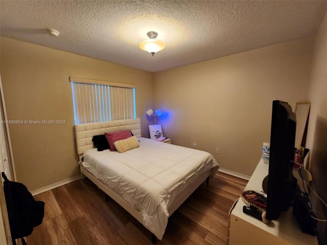 Home for rent at 1580 NE 35th Ave - photo 5442538