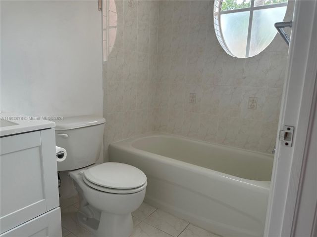 Home for rent at 640 SW 107th Ave 604 - photo 5442646