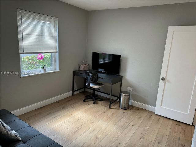 Home for rent at 1425 NE 142nd St - photo 5443141