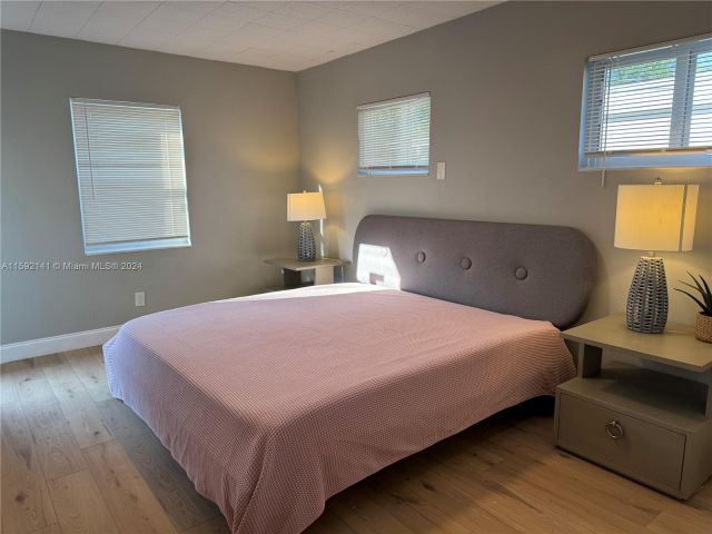 Home for rent at 1425 NE 142nd St - photo 5443147