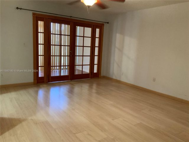 Home for rent at 3544 Estepona Ave 21S-4 - photo 5443451