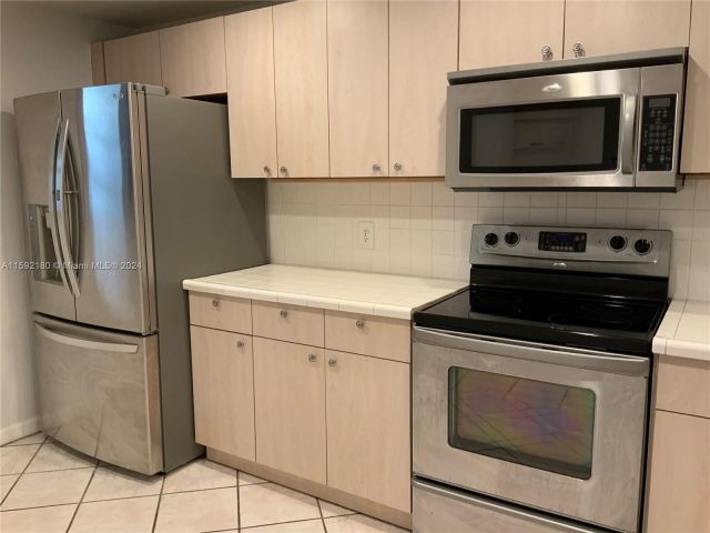 Home for rent at 3544 Estepona Ave 21S-4 - photo 5443454