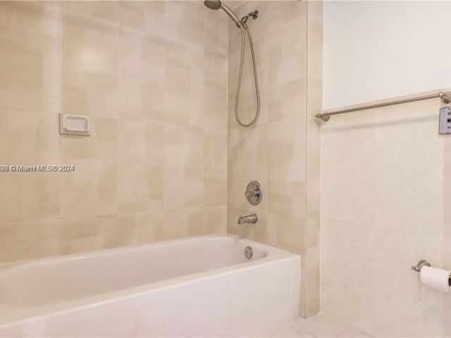 Apartment for rent  Unit #2317 - photo 5447926