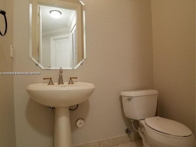 Home for rent at 413 SW 5th St 413 - photo 5445249