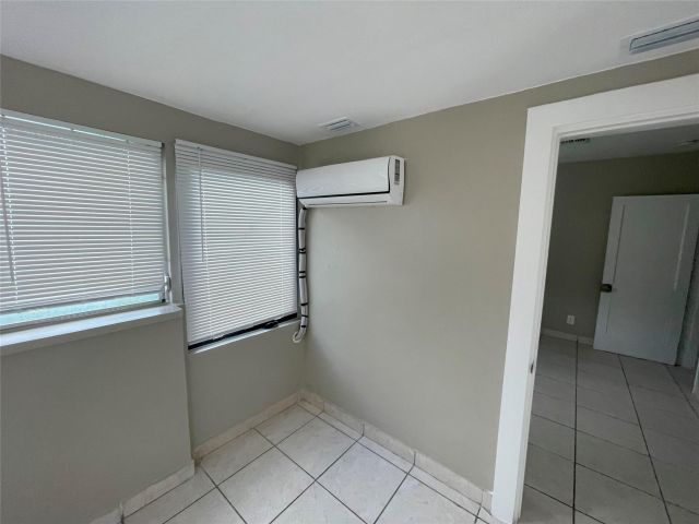 Home for rent at 1436 NW 3rd Ave - photo 5445657