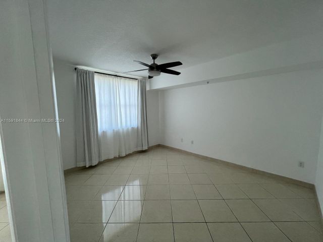 Apartment for rent  Unit #2408 - photo 5446641