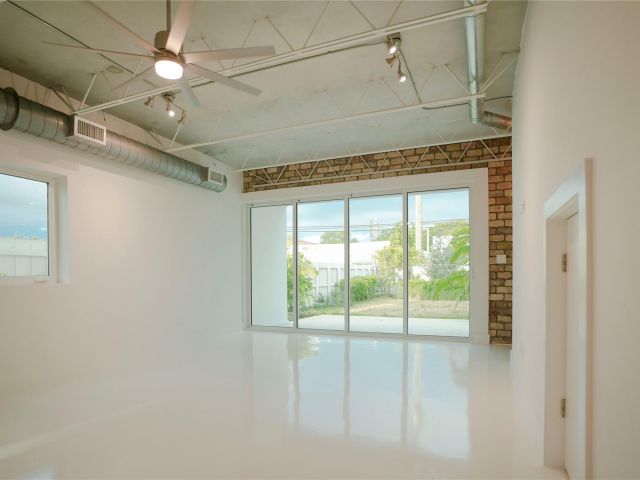 Home for rent at 1413 NE 5th Ave 1 - photo 5452971