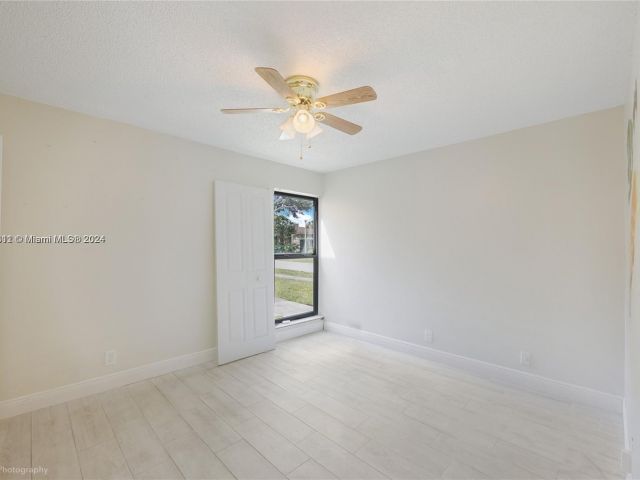 Home for rent at 1451 NW 92nd Ave 191 - photo 5446151