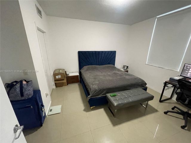 Apartment for rent  Unit #3915 - photo 5448969
