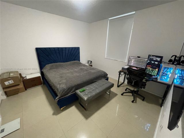 Apartment for rent  Unit #3915 - photo 5448970