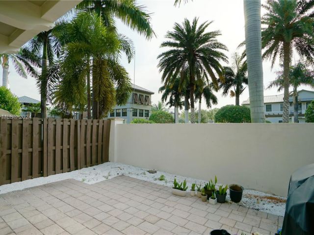 Home for rent at 5815 NW 104th Path - photo 5445815