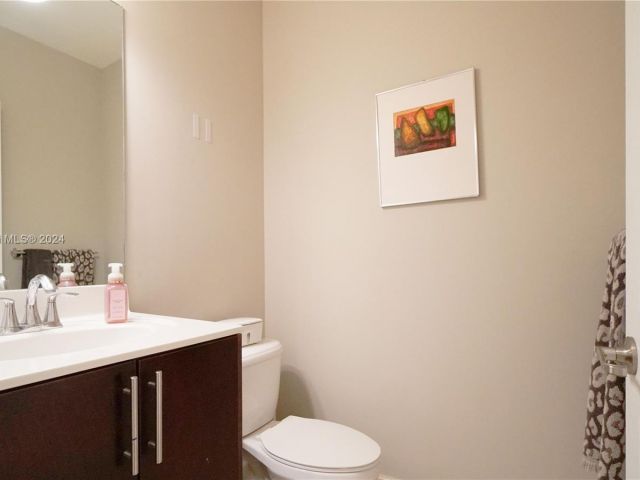 Home for rent at 5815 NW 104th Path - photo 5445826