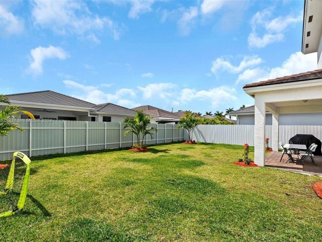 Home for rent at 14606 SW 22nd Ter - photo 5447026