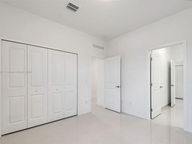 Home for rent at 14606 SW 22nd Ter - photo 5447031