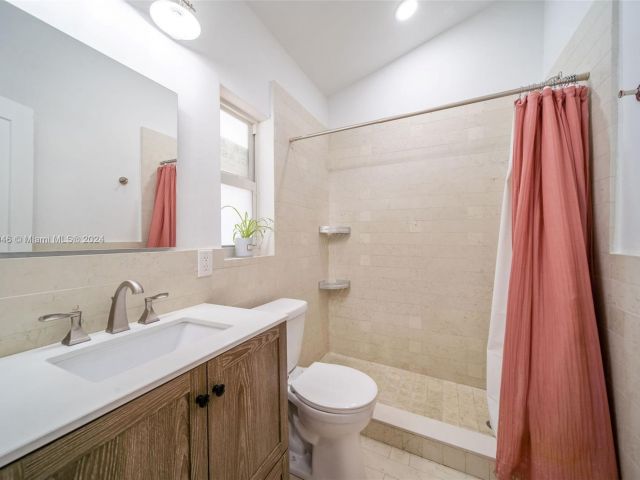 Home for rent at 1226 Lenox Ave - photo 5446821