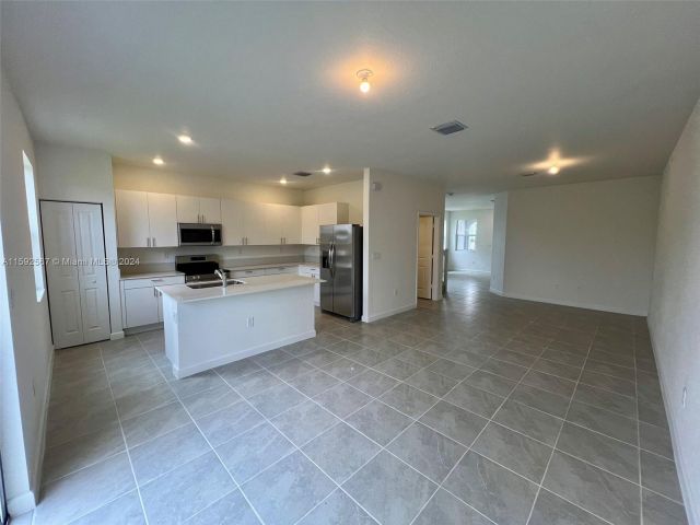 Home for rent at 16225 SW 288th Ter - photo 5456609