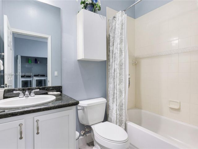 Home for sale at 525 SW 18th Ave 21 - photo 5465853