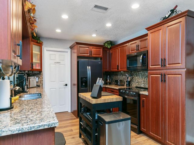 Home for sale at 2130 NW 91st Ter - photo 5459857