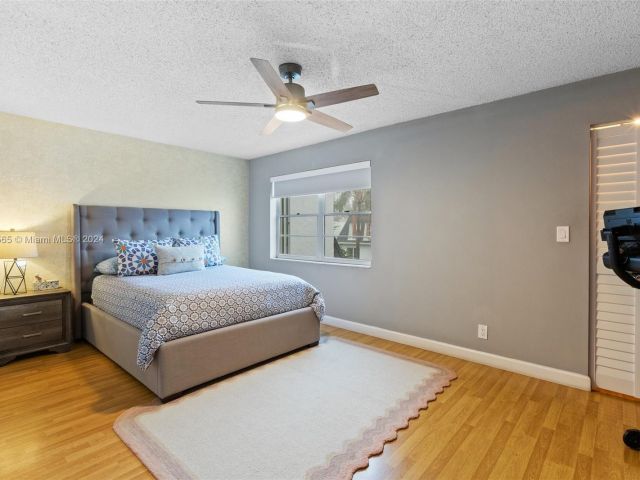 Home for sale at 915 NE 27th Ave 915 - photo 5454333