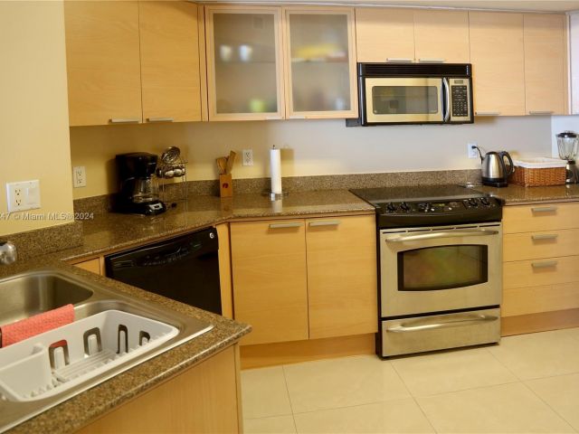 Apartment for rent  Unit #1202 - photo 5449949