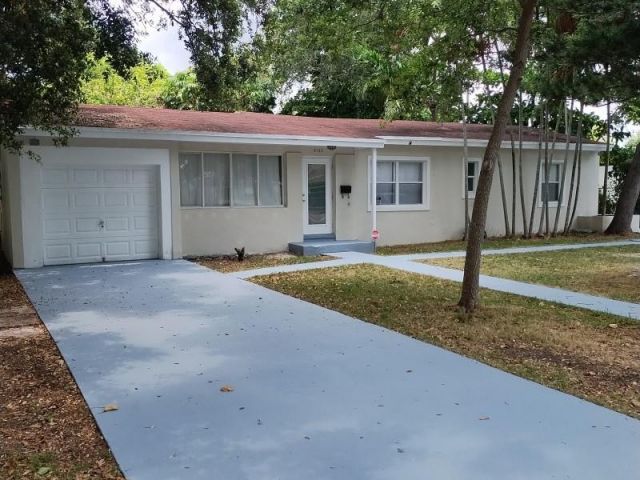 Home for rent at 5759 SW 61st St - photo 5493631