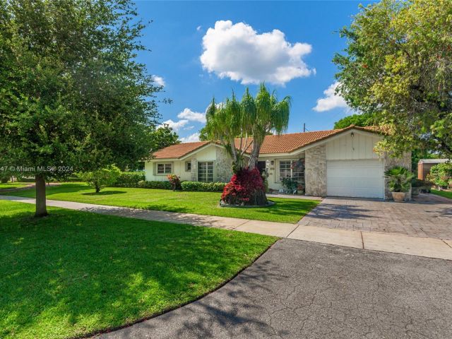 Home for sale at 8350 SW 83rd St - photo 5463483