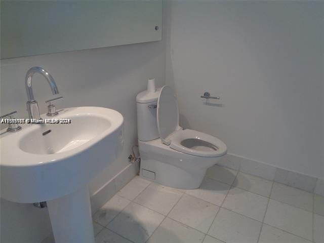 Home for rent at 2950 NE 188th St 521 - photo 5450342