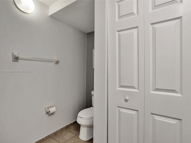 Home for rent at 11281 NW 88th Ter 11281 - photo 5480729