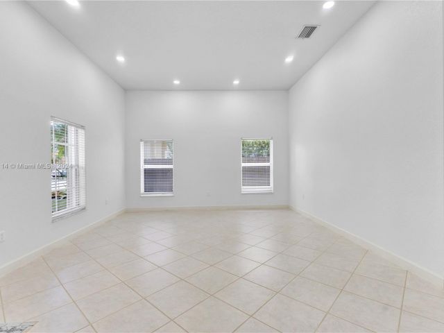 Home for rent at 11250 NW 61st St - photo 5455106